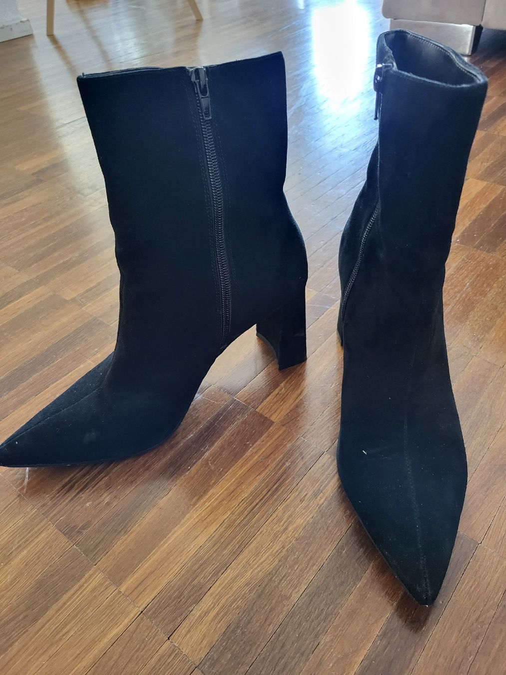 Scarpe da donna: Schwarze Stiefeletten, Grösse 39 – Usato da Basel venduto da Ywana 2