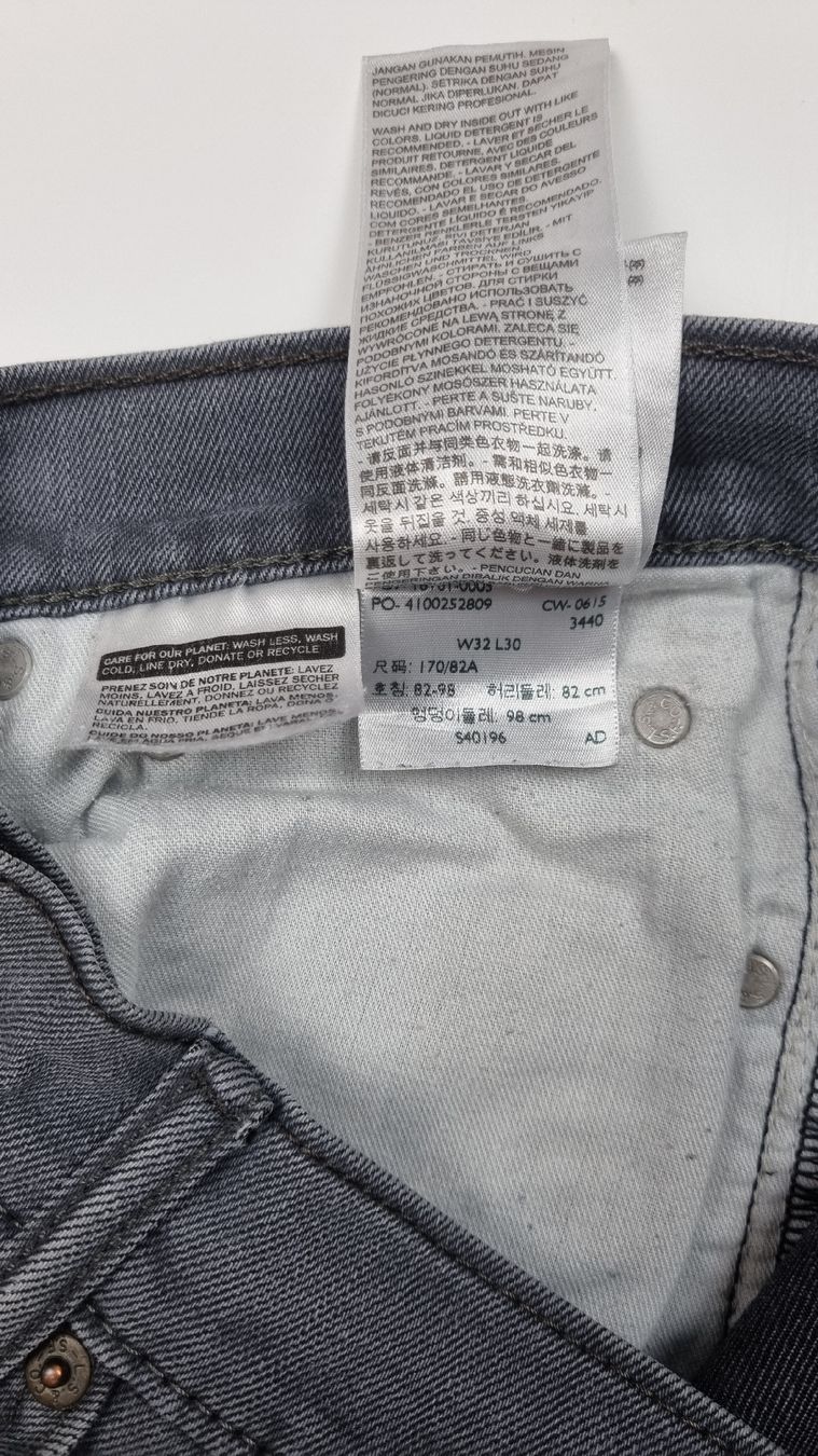Levi's Jeans: Jean Levi's 541 W32/L30 – Nuovo (secondo la descrizione) da Crans-Montana venduto da pea_k6bc 4