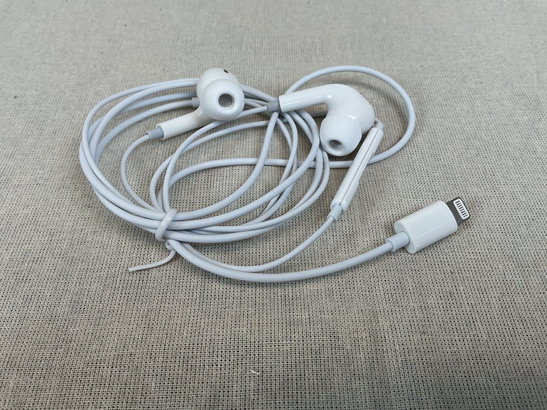 Cuffie: USAMS Kopfhörer / Lightning In-ear Earphone – Nuovo (secondo la descrizione) da Richterswil venduto da Restwert_Richterswil 3