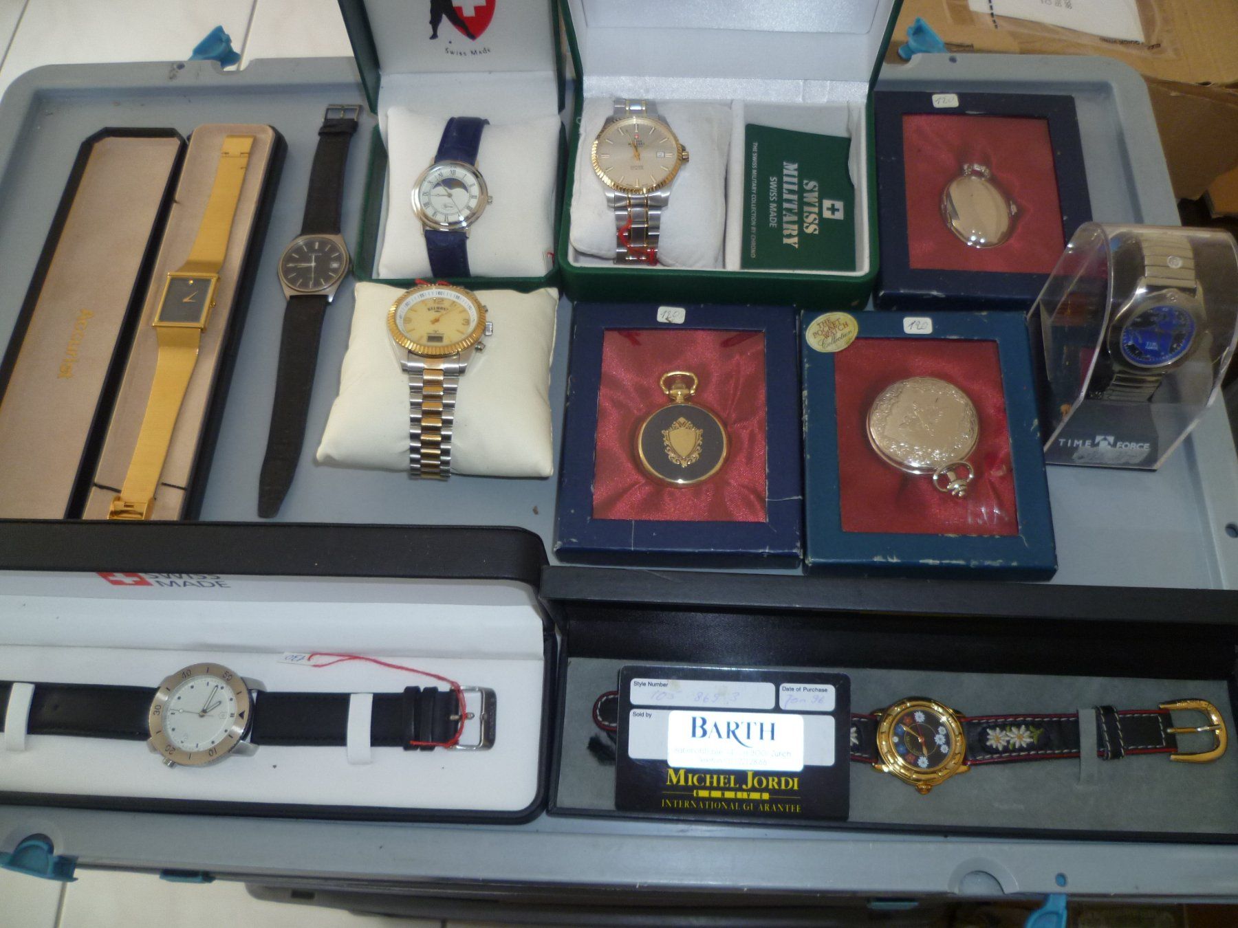 Swiss Montres: UHRENLOT – D'occasion à Hombrechtikon par Minerva_x2