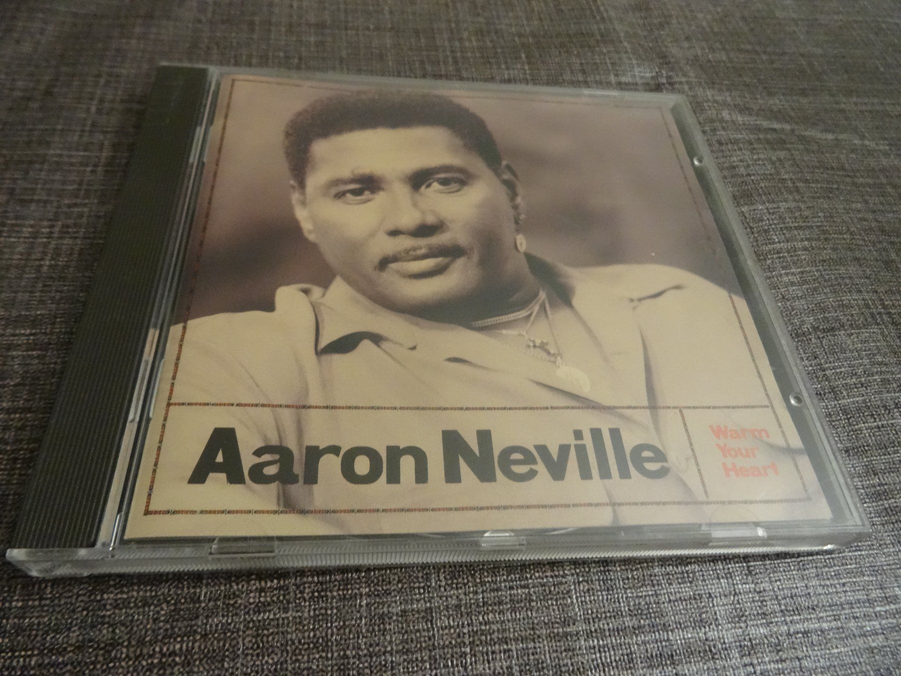 CD: Aaron Neville - Warm Your Heart - CD - – Usato da Olten venduto da Disc-Ausverkauf