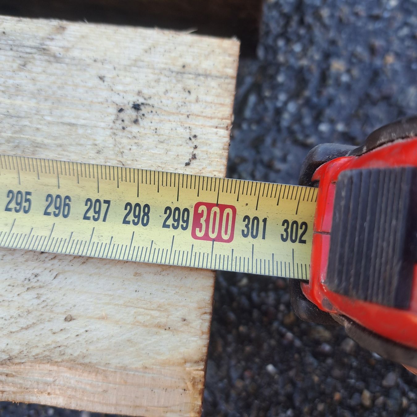 Articoli in legno: balken tanne – Usato da Benzenschwil venduto da 007tinu 3