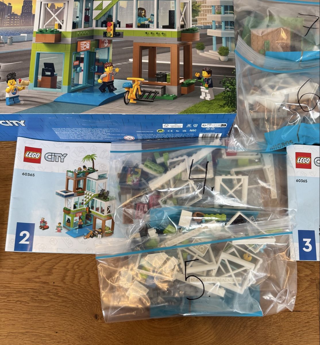 Lego Kit di costruzioni: Lego Appartementhaus 60563 – Usato da Härkingen venduto da Muelli7 2