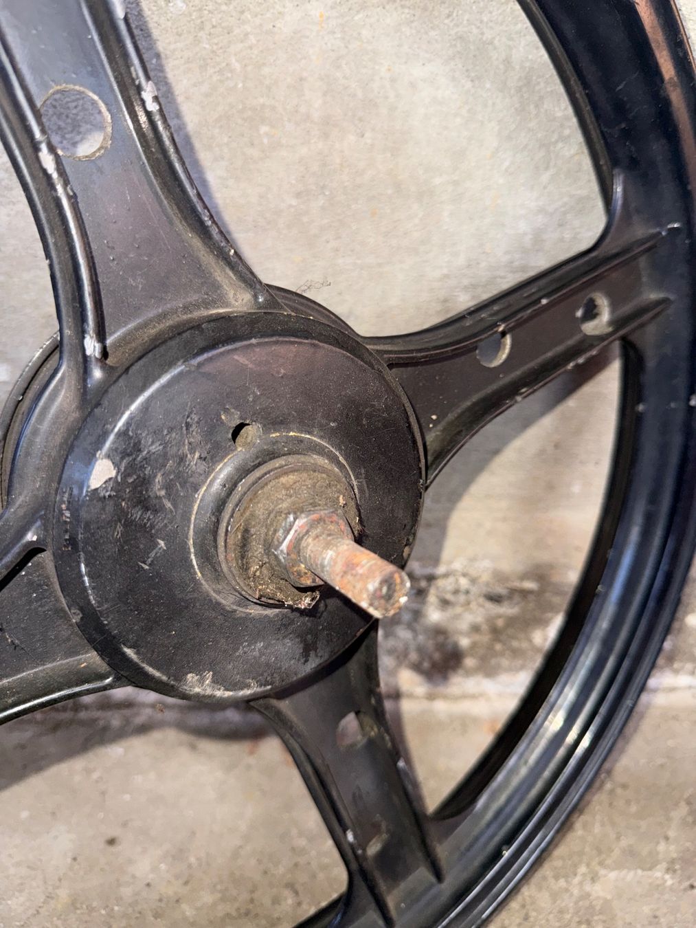 Piaggio Parti ricambio per ciclomotori: Piaggio Ciao Gussfelgen Vorderrad – Difettoso da Fahrni b. Thun venduto da berger_tuning34 3