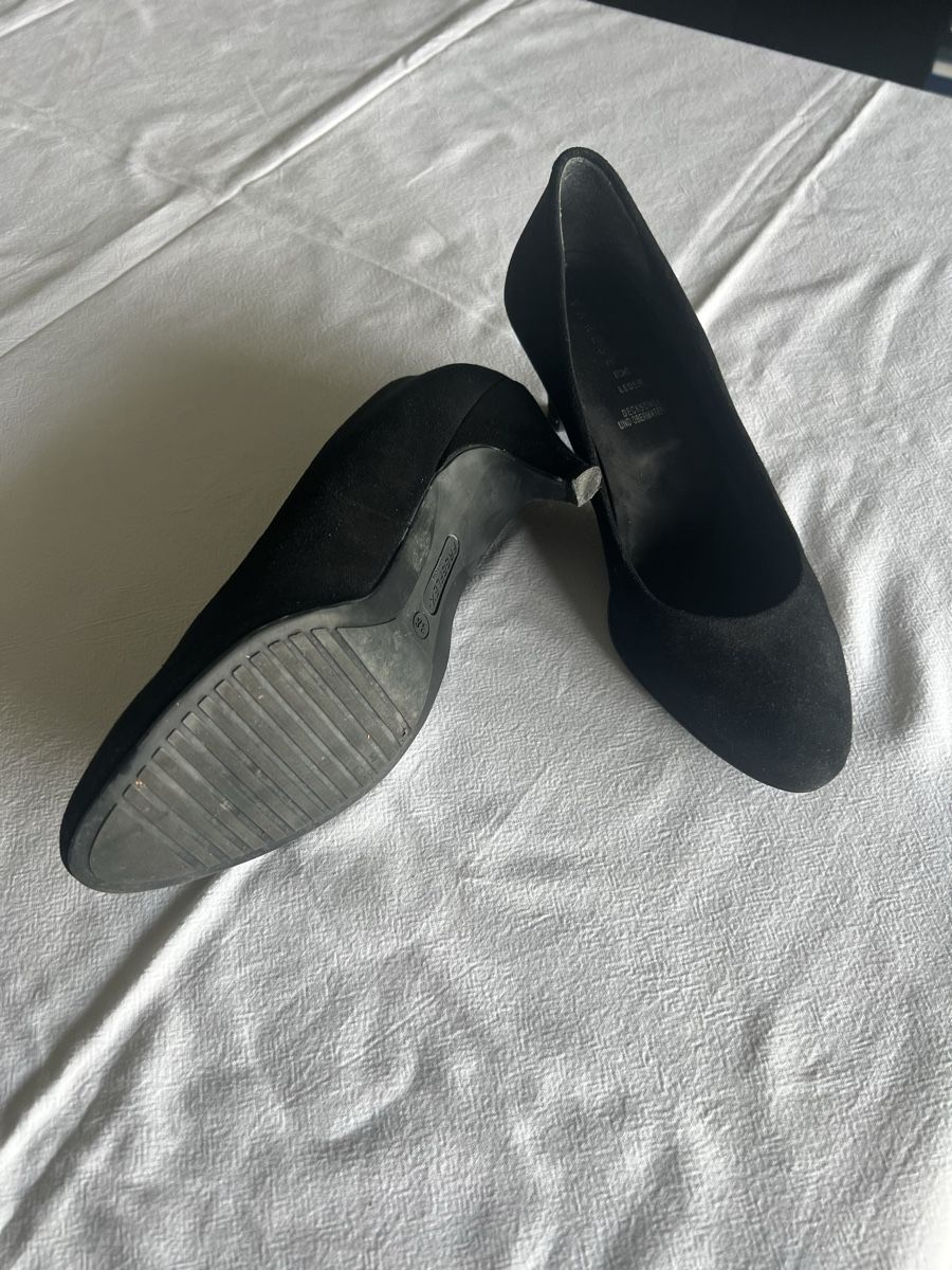 Scarpe da donna: Wildleder Absatzschuhe, Schwarz, Grösse 38 – Usato da Perlen venduto da Chregle1 1