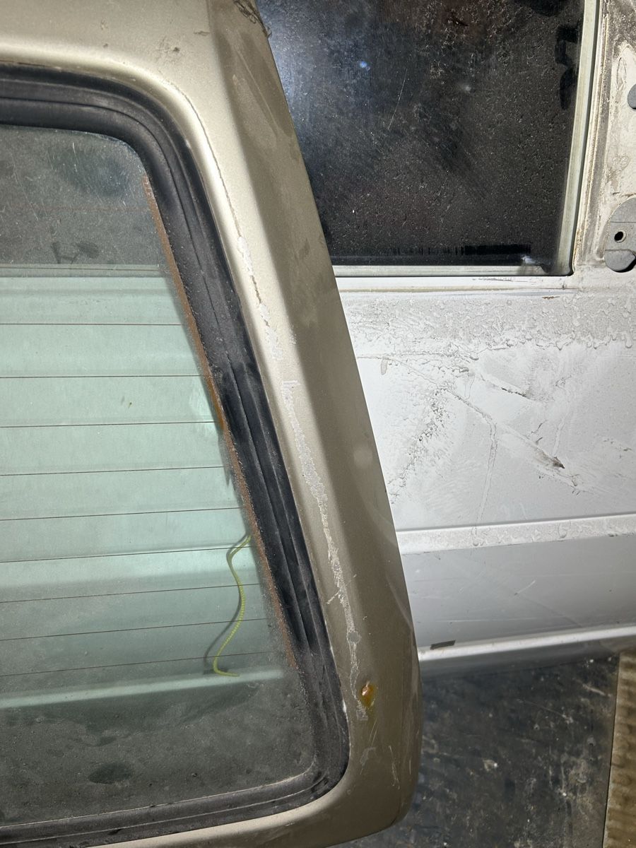 Volkswagen Tutti pezzi di ricambio auto: Golf2 Kofferraum  – Usato da Gampelen venduto da ste_r6hj 4