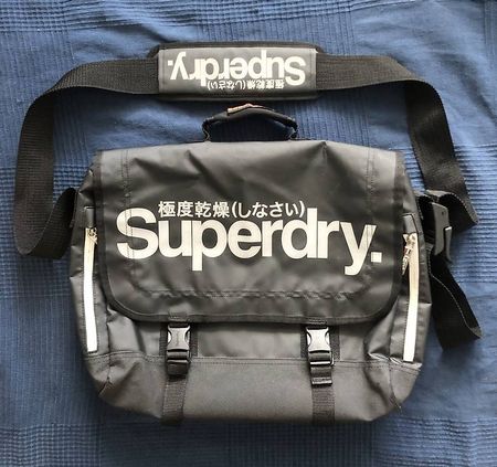 Superdry Umhängetasche