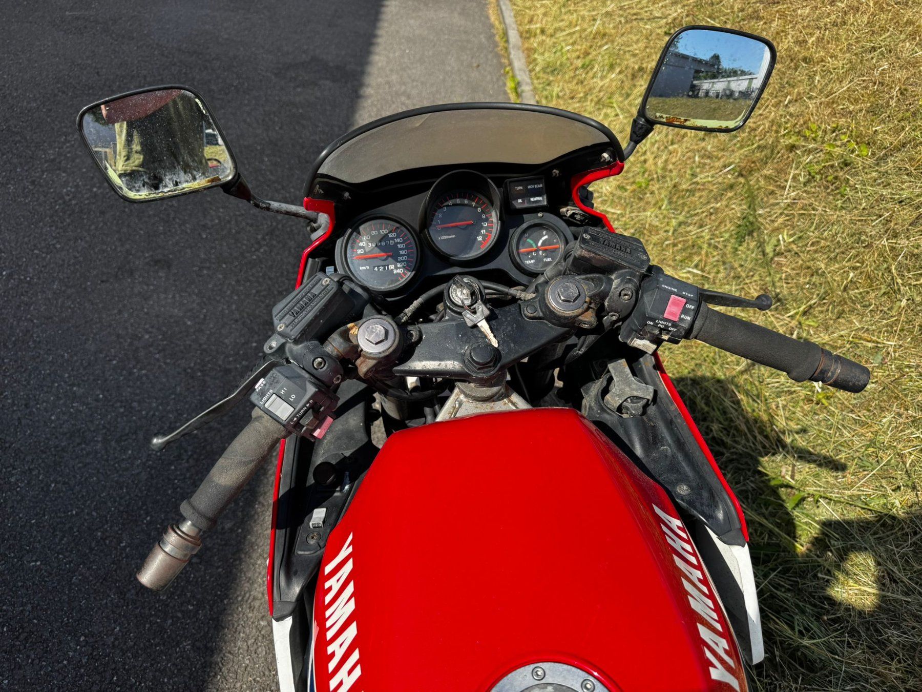 Strada: Yamaha FZ 750 – Usato da Romont FR venduto da Uraldan 2