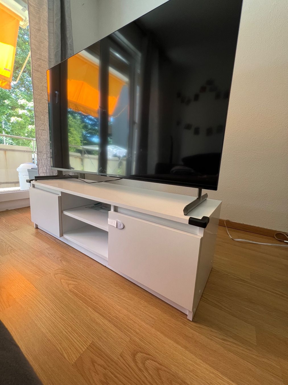 TV Möbel: Mobile per TV – Gebraucht aus Zürich von Ely93. 1