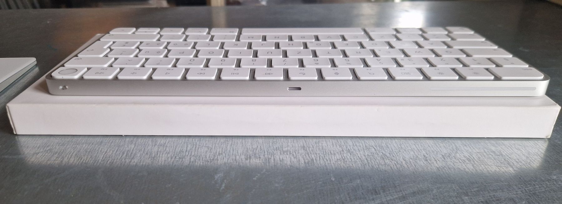 Apple Tastiere: Apple Magic Keyboard mit Touch ID und Magic Trackpad – Usato da Hittnau venduto da Maeffiu 3