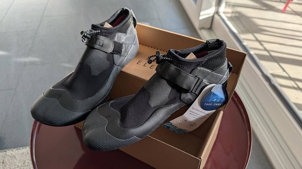 Aquilone: ION Ballistic Internal Split Neoprenschuhe 2.5 mm, 45-46 – Nuovo e nell'imballaggio originale da Beromünster venduto da A80