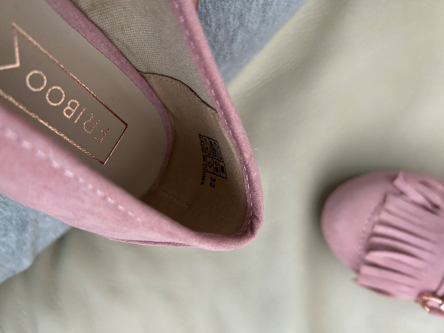 Scarpe per ragazze: Riemchenballerinas Gr. 32. Farbe Rosa. – Nuovo (secondo la descrizione) da Herrliberg venduto da Mena013 4