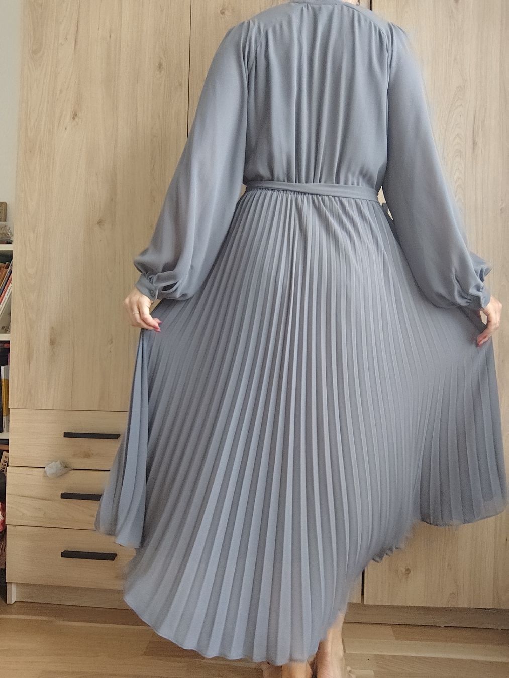 H&M Vestiti: H&M Dress pleated grey size M  – Usato da Mägenwil venduto da VintageGirly 6
