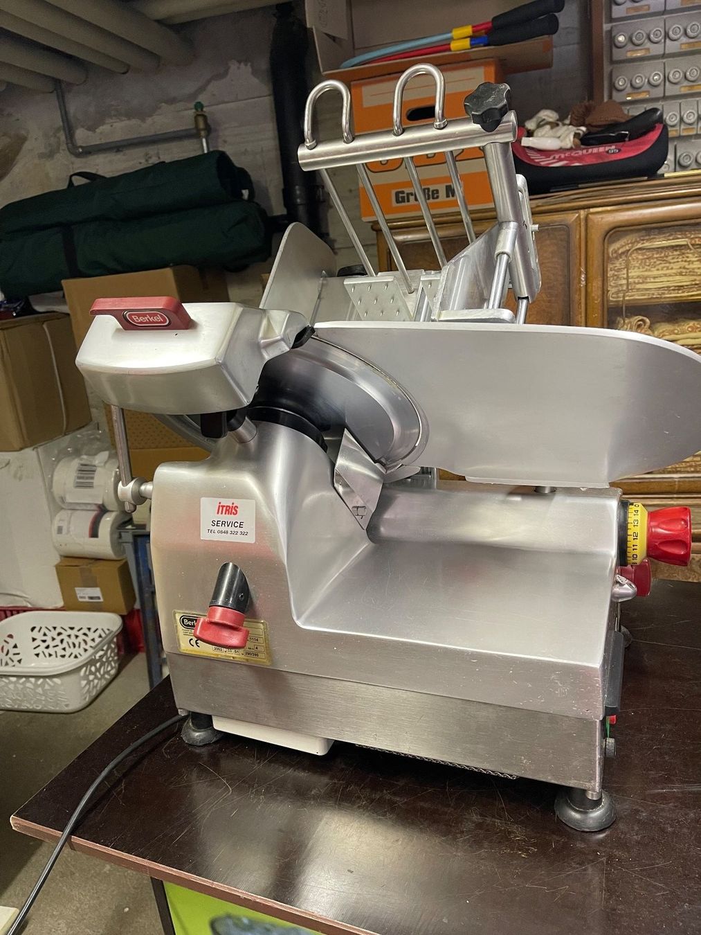 Tutte le macchine: Aufschnittmaschine BERKEL Halbautomat – Usato da Steg im Tösstal venduto da hdiggelmann 2