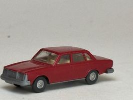 GB- Wiking Volvo 264 rubinrot