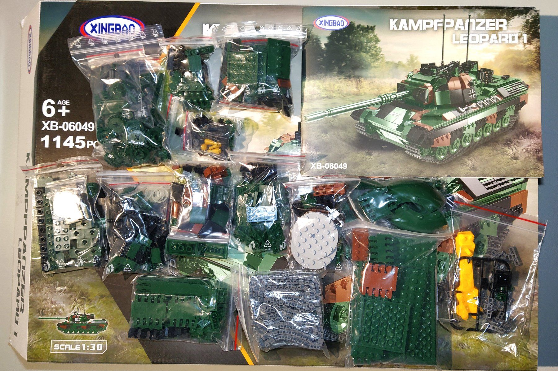 Xingbao Kit di costruzioni: Xingbao XB-06049 Kampfpanzer Leopard I, 1:30 – Usato da Basel venduto da SwissBrickBank 1