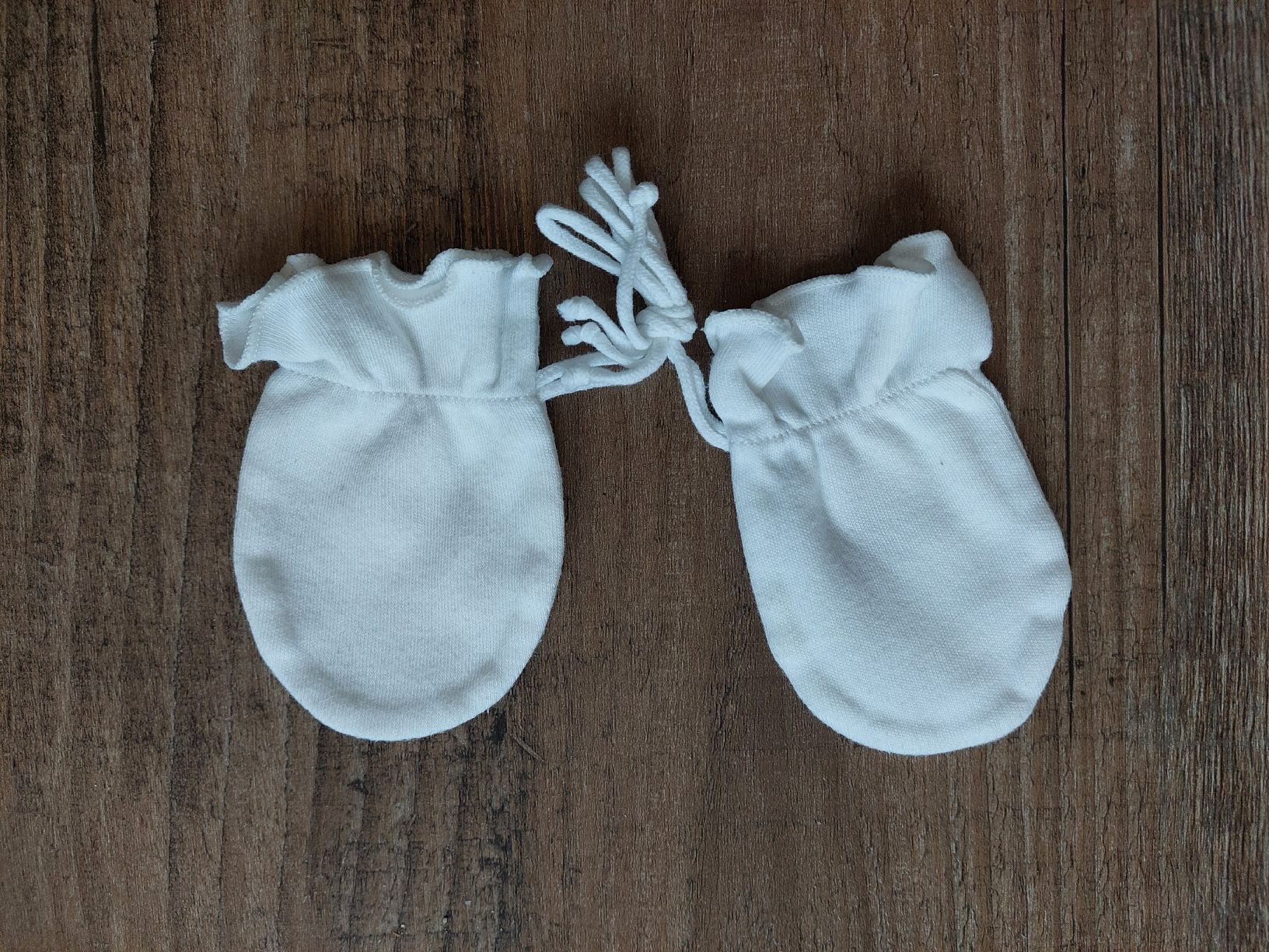 Guanti: Dünne Handschuhe, Kratzhandschuhe Baby – Usato da Aeschi b. Spiez venduto da Corin1234