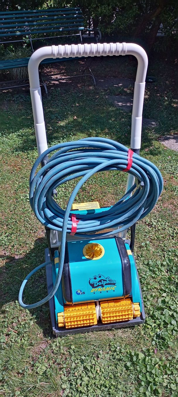 Dolphin Schwimmbad-Zubehör: Poolroboter Dolphin – Gebraucht aus Brugg AG von Flohzi