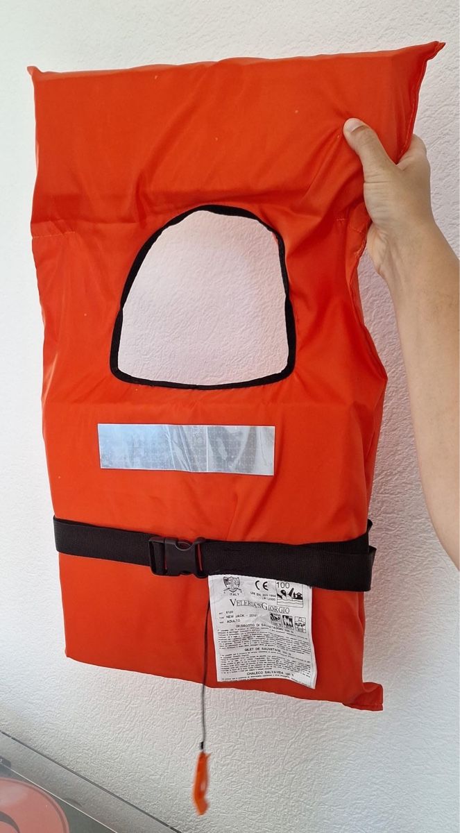 Gilets de sauvetage: 3 Life Vests Adult – D'occasion à Bern par jer_bw7s
