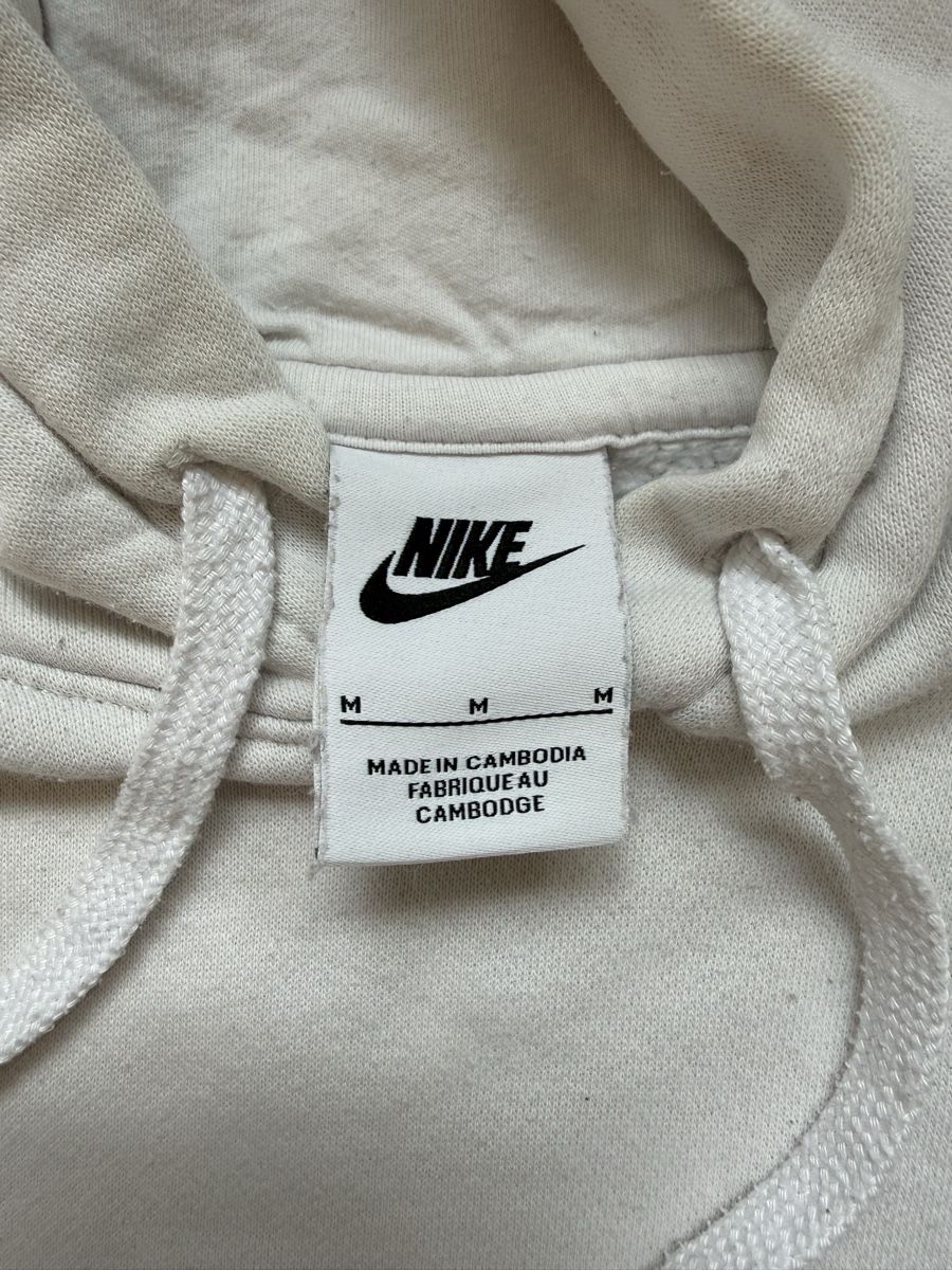 Nike Pullover & Sweatshirts: Nike Kapuzenpullover weiss Grösse M – Gebraucht aus Zollikofen von mara_2002 1