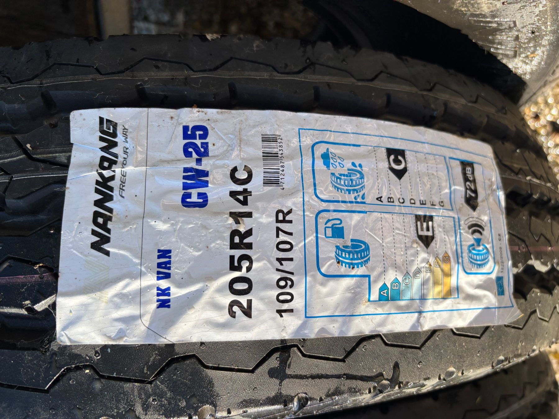 Pneumatici & Ruote complete: 3 pneus neufs 205R14C – Usato da Montreux venduto da elo_c6bf 1