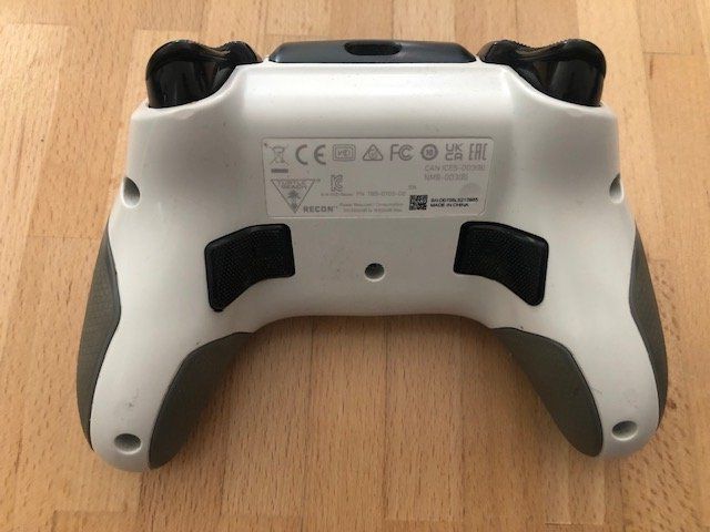 Manettes: Xbox One Controller – D'occasion à Nussbaumen AG par Pika-Shop 1