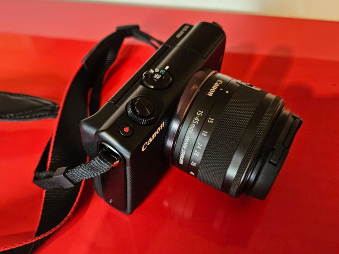 Canon Kamera: Digital Kamera, Canon, EOS M100, schwarz – Gebraucht aus Bözberg von Banff1 1
