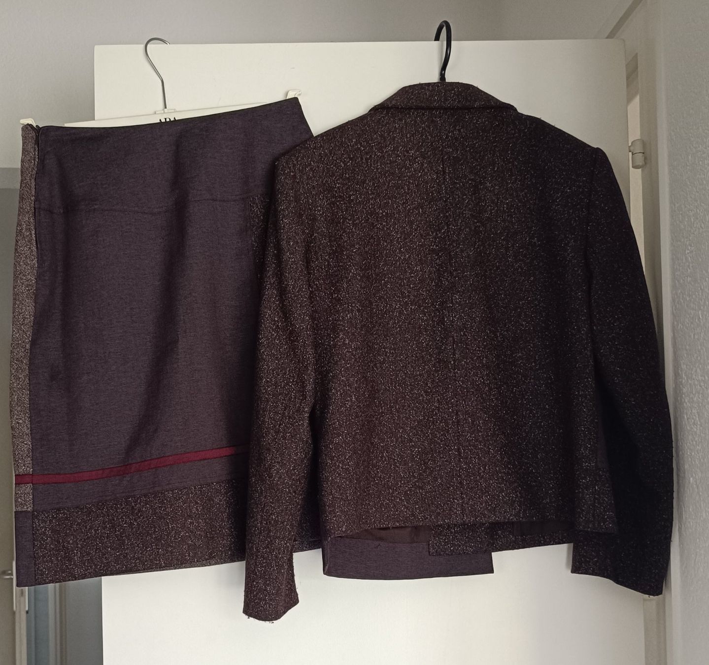 Completi & Tailleur: TAILLEUR JJ. GARELLA, TAILLE 36 – Usato da Sion venduto da andreina52 4