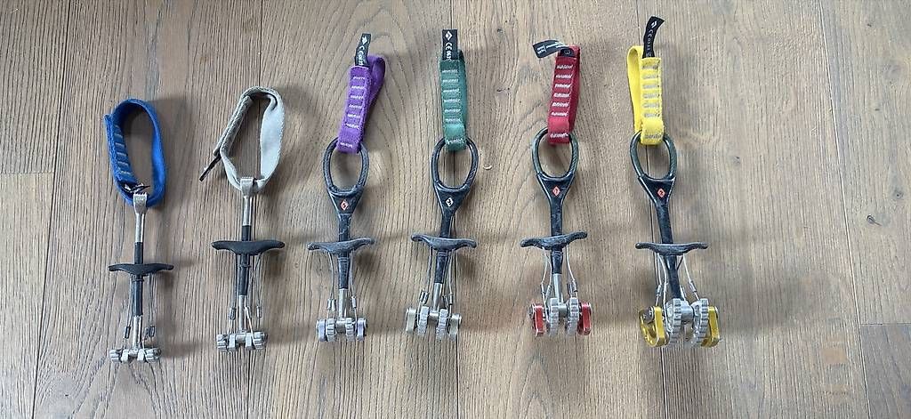 Attrezzatura da arrampicata: Friends Black Diamond – Usato da Saules venduto da Khantengri