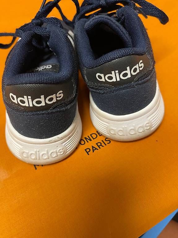Scarpe per ragazzi: Adidas Schuhe Gr 28 – Usato da Menzingen venduto da lua123 1