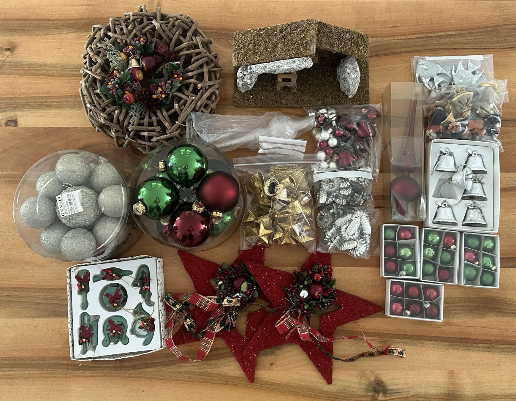 Tutte le decorazioni: Noël, lot de décorations avec crèche – Nuovo (secondo la descrizione) da Biel / Bienne venduto da velociraptor2