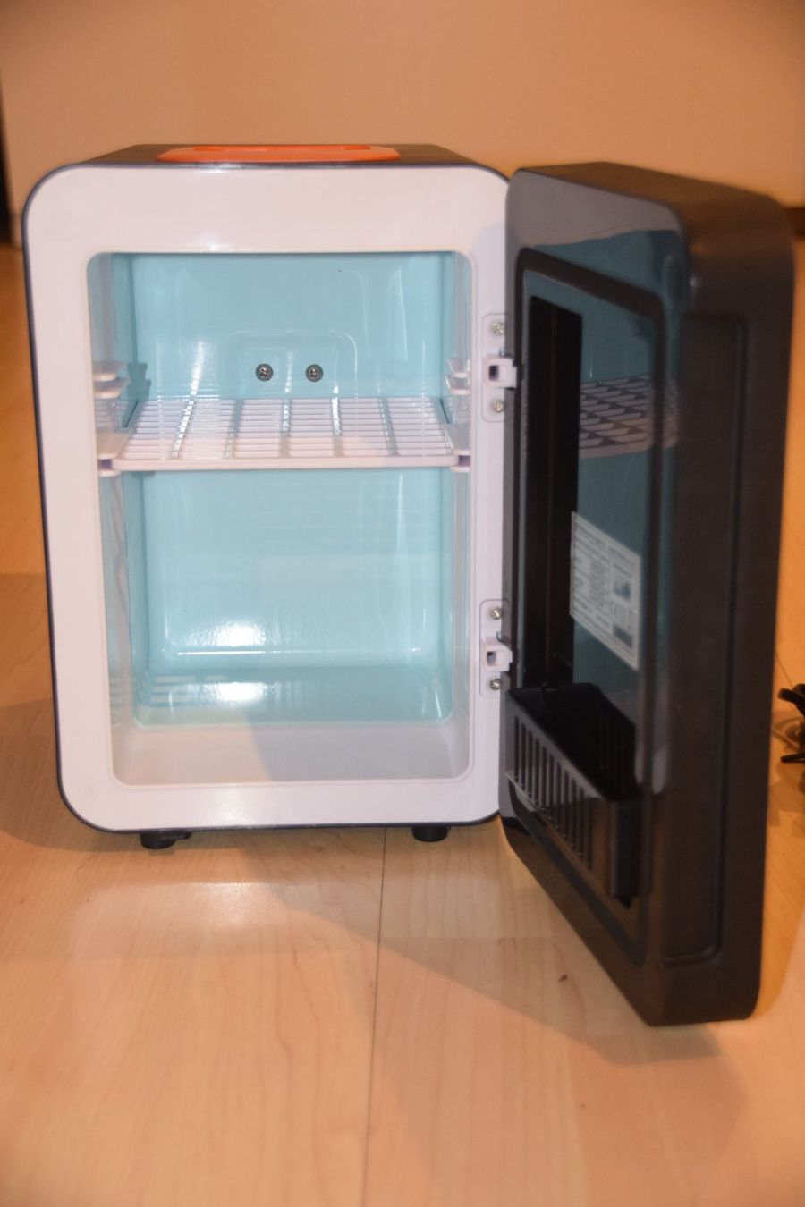 Frigoriferi: Mini Kühlschrank 4L  230V und 12V Auto – Usato da Rüti ZH venduto da Mei996