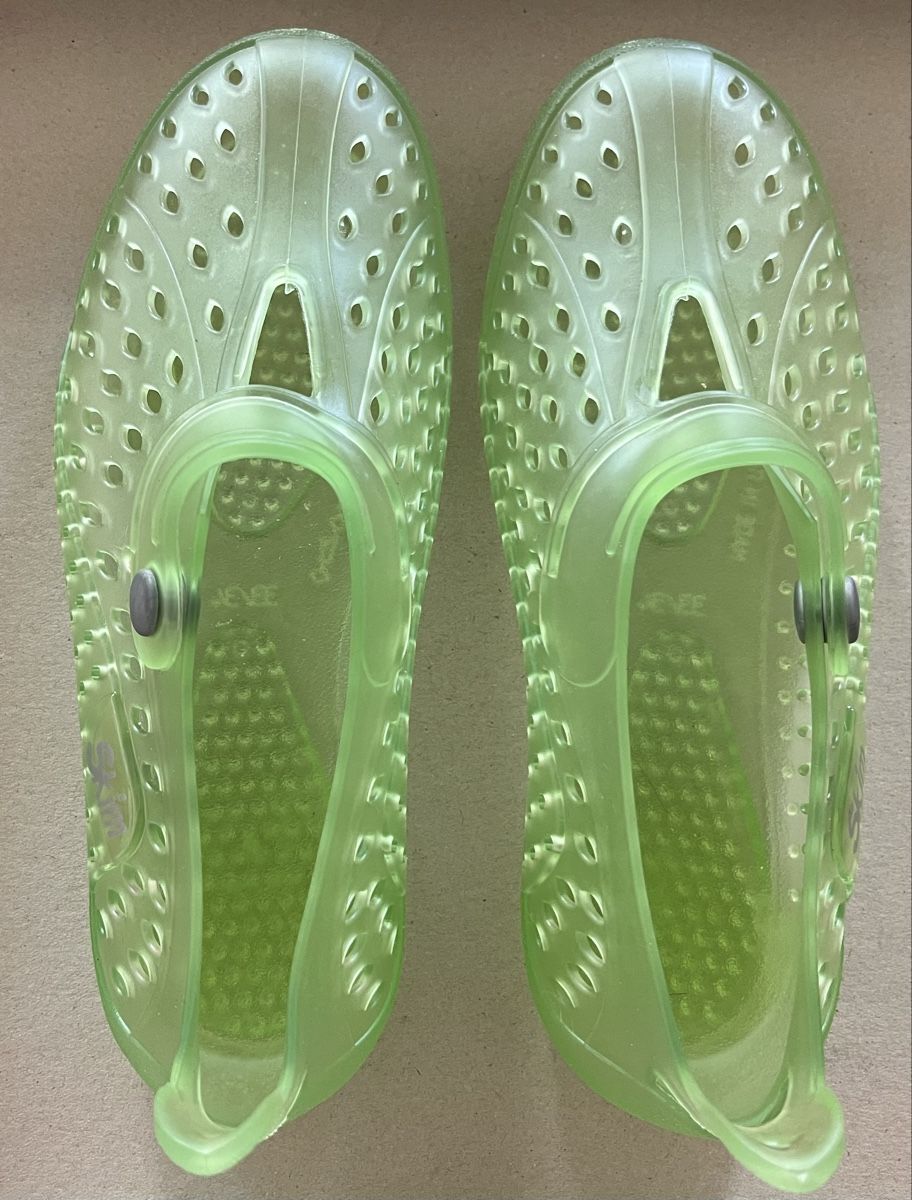 Chaussures hommes: Chaussures de plage, vert transparent  – D'occasion à Lausanne par Emma010