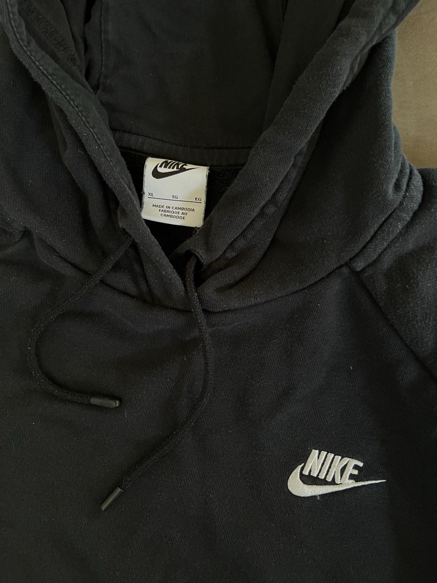 Nike Lotti di vestiti: lot de 2 Pull Nike, Taille L et XL – Usato da Le Landeron venduto da emm_q6yt 2