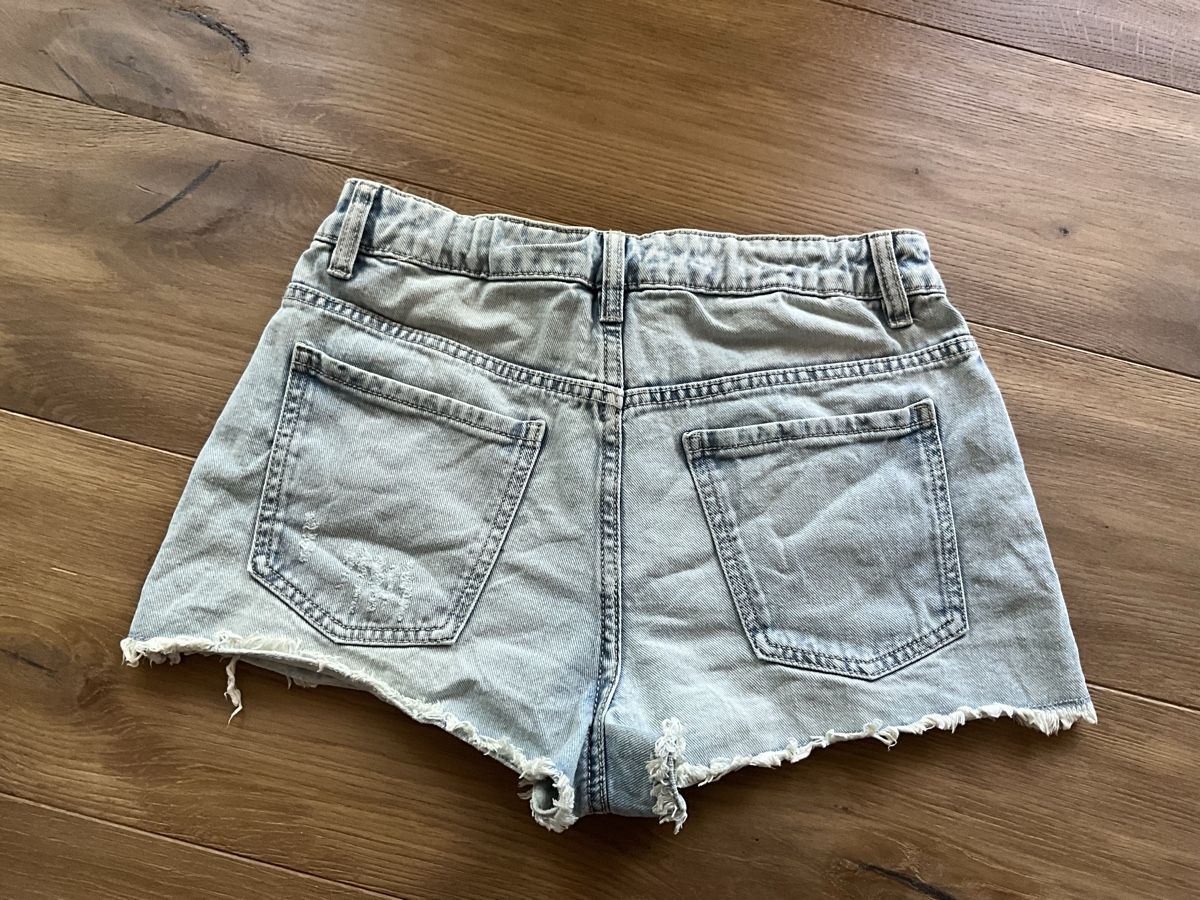 Pantaloni: Jeans Shorts, 170 cm – Nuovo (secondo la descrizione) da Oberhof venduto da Hibrzel 1