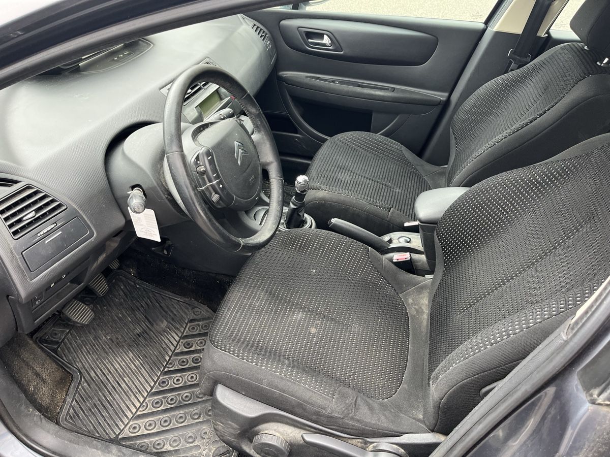 Citroën Automobili: CITROEN C4 1.6I – Usato da Solothurn venduto da Eszauto 4