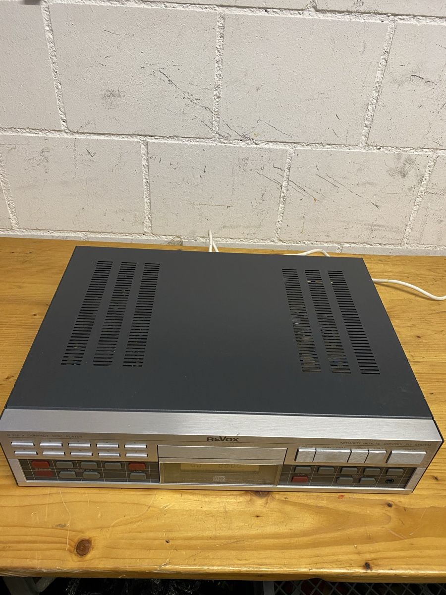 Revox Ricevitori: Revox B226 und Revox B285 – Difettoso da Luzern venduto da Harikan 7