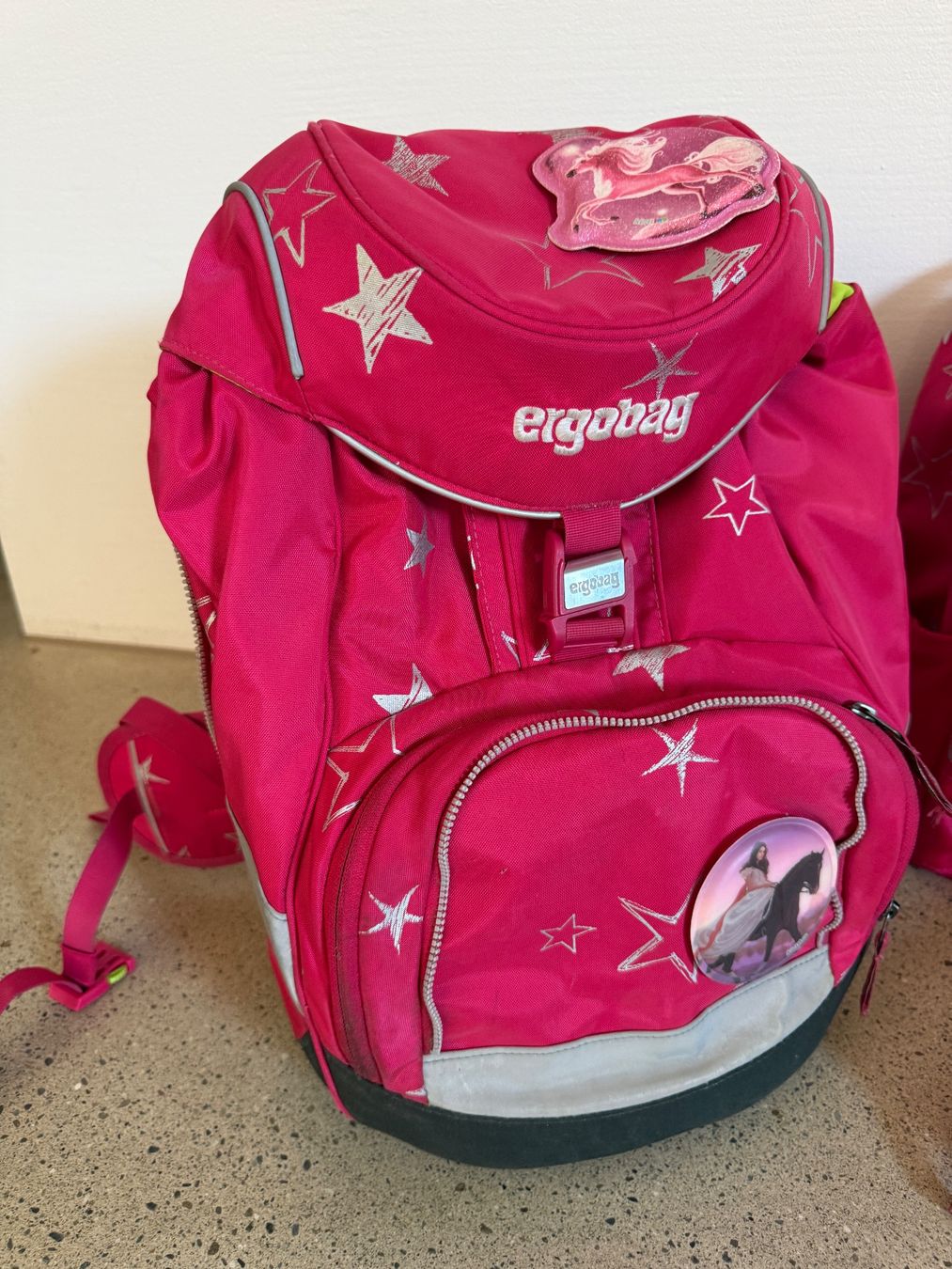 Ergobag Kindertaschen: Ergobag Schulrucksack Set Pink Sterne – Gebraucht aus Wohlen AG von sel_2zd6 1