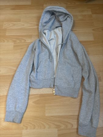 Brandy Melville Kapuzenjacke grau kurz guter Zustand