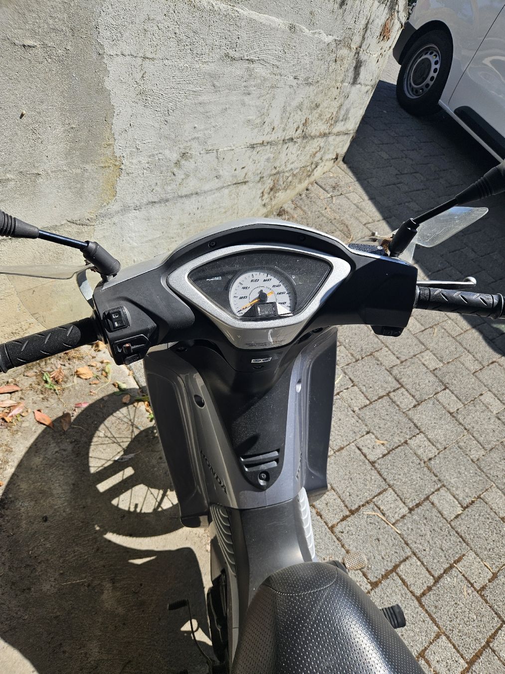 Honda Strasse: Honda Innova 125 Roller Silber – Gebraucht aus Büren zum Hof von Swidmer0 1