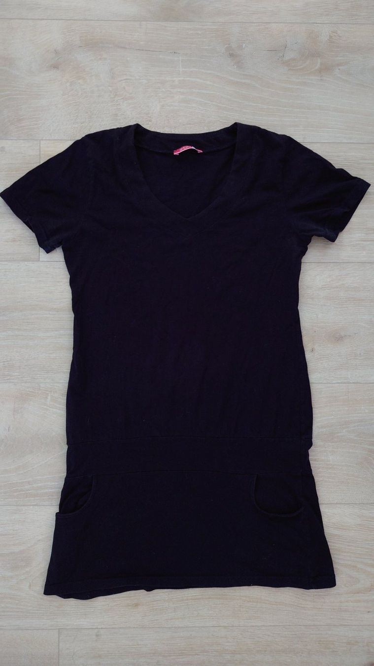 T-shirt: Schwarzes Longshirt mit Taschen – Usato da Rheinau venduto da Nachtflug8