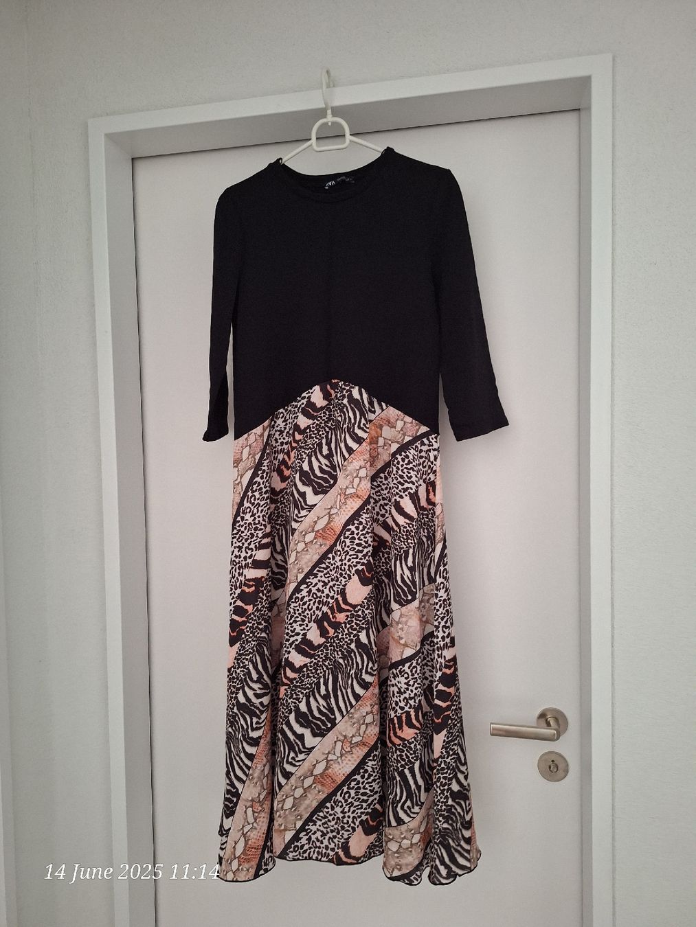 Zara Kleider: Zara Kleid - Animal Print -M – Gebraucht aus Marin-Epagnier von Natasa82