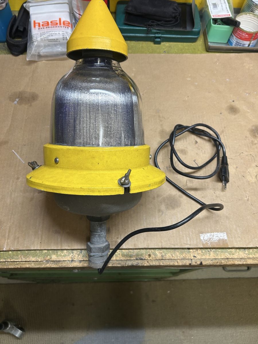 Lampen: Flughafen Lampe – Gebraucht aus Embrach von Berta66