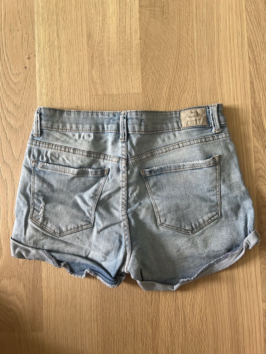Bershka Jeans: Hotpants, Bershka Gr. 36 – Usato da Stein am Rhein venduto da Selomelo. 1