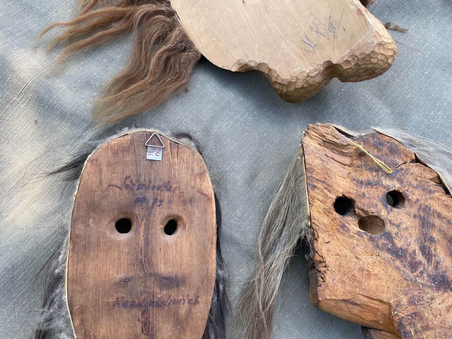 Altro in Antiquarato & Arte: 3 schöne Walliser Holzmasken – Usato da Feldbach venduto da Olive1 8