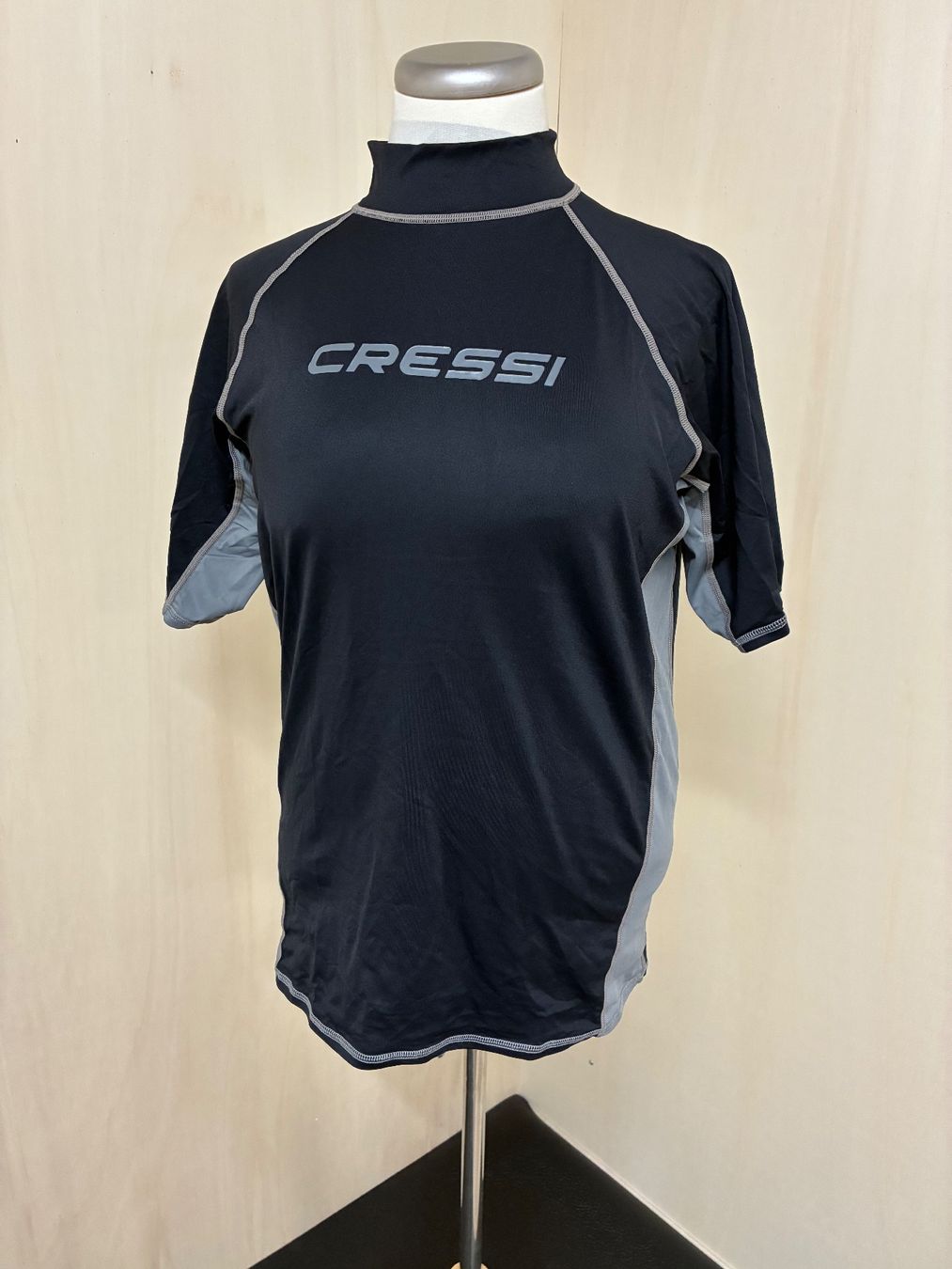 Cressi Costumi da bagno & Bikini: Kurzärmliges UV Shirt von Cressi – Usato da Zürich venduto da van_5xbk