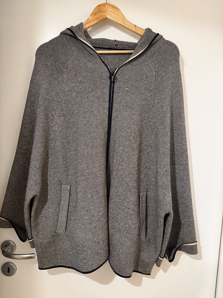 Altro in Moda donna: Poncho zippé à capuche / Parfois Collection – Usato da MASSONGEX venduto da Luluone