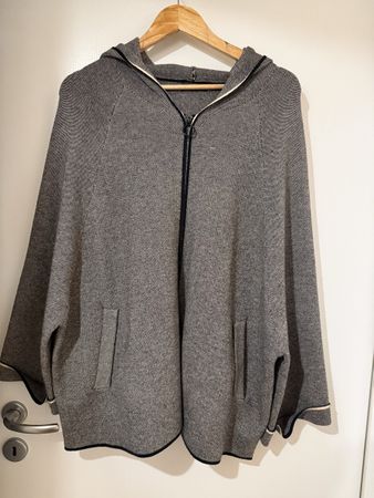 Poncho zippé à capuche / Parfois Collection