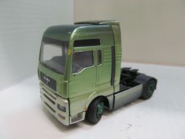 MAN 460 A XXL  SONDER LACKIERUNG  3 X  GRÜN MET  CONRAD 1:50