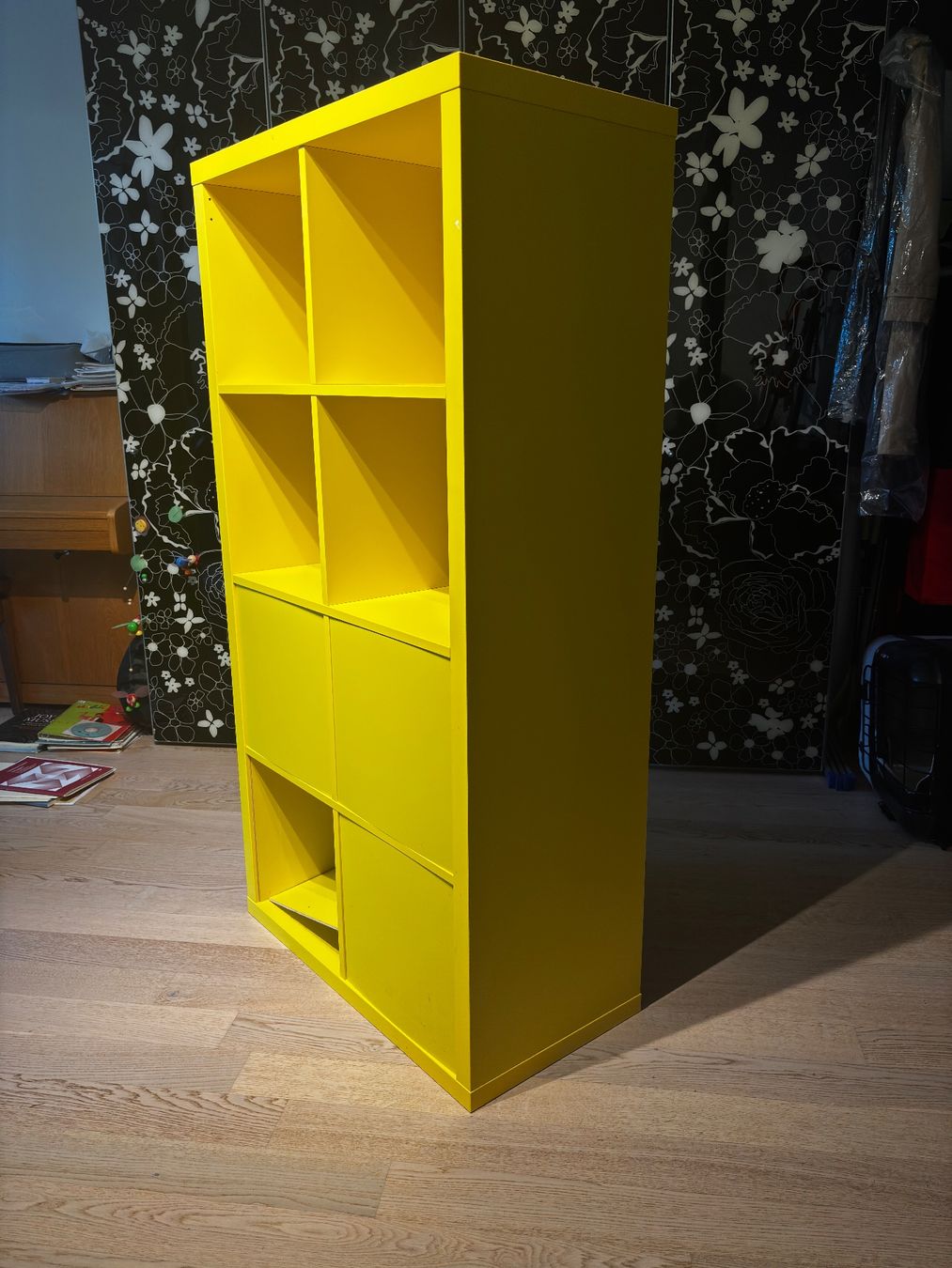 Ikea Étagères: IKEA KALLAX Regal mit Einsätzen – D'occasion à Thalwil par cinelim 1